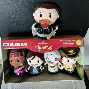 HALLMARK AMC WALKING DEAD ITTY BITTYS COLLECTOR SET WITH LIMITED EDITION